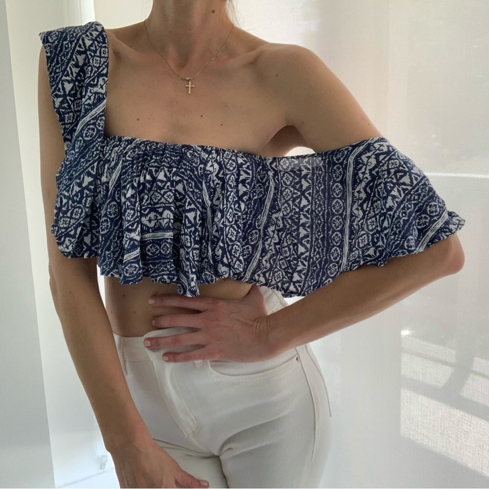 Surf Gypsy blue off the shoulder ruffled blue smocked crop top, size L